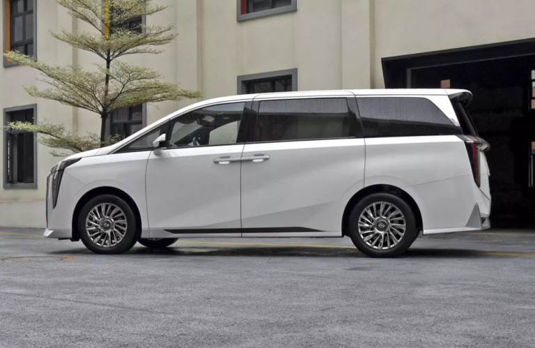 Toyota Alphard 2025 Exterior - 2025Toyota.com